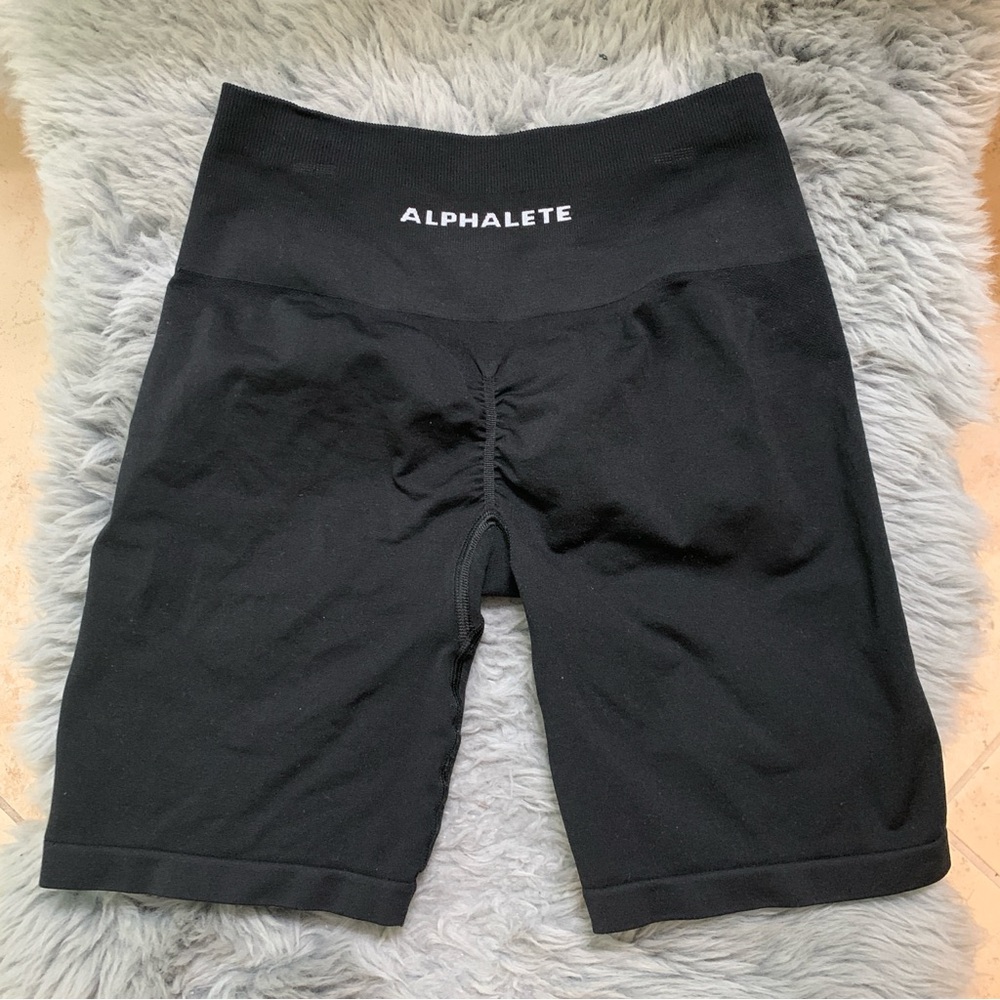 Women’s Small ALPHALETE Amplify 6.5” Black Seamless Scrunch Biker Shorts